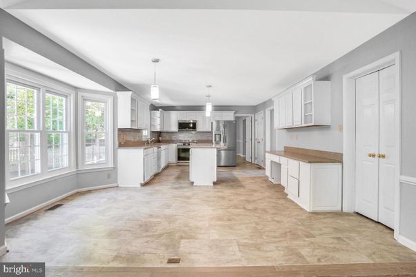 Interior, Kitchen, Pendant Lights, Stainless Steel Appliances