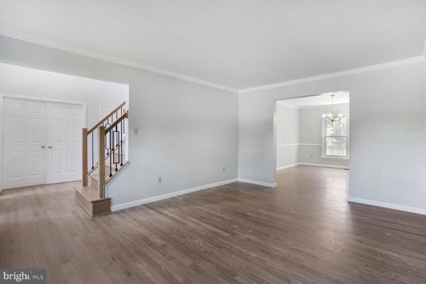 Chandelier, Empty room, Interior, Wood Texture Flooring