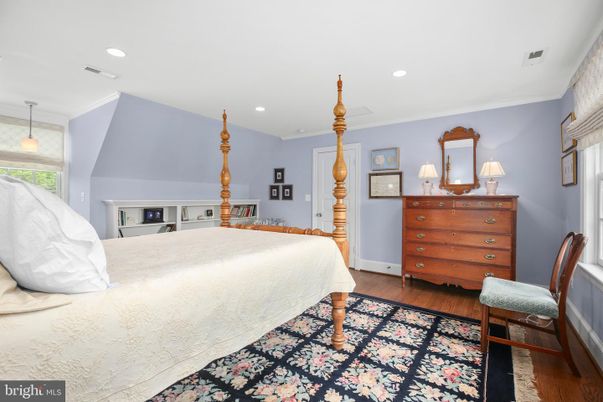 Bedroom, Interior, Pendant Lights, Recessed Lighting, Wood Texture Flooring