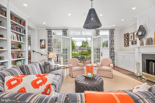 Fireplace, Interior, Living room, Pendant Lights, Recessed Lighting, Wood Texture Flooring