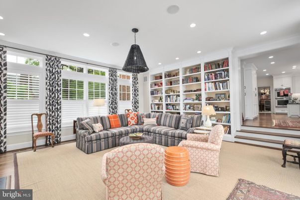 Interior, Kitchen, Living room, Pendant Lights, Recessed Lighting, Stainless Steel Appliances, Wood Texture Flooring
