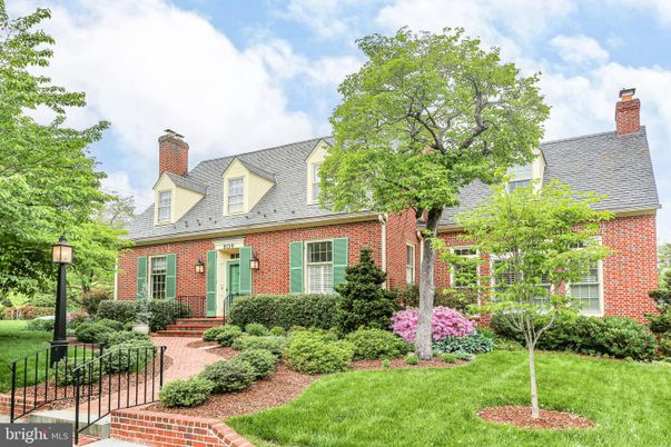 Exterior, Facade, Brick Facade, Cape Cod
