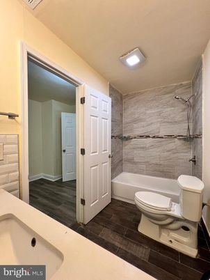 Bathroom, Interior, Recessed Lighting, Wood Texture Flooring
