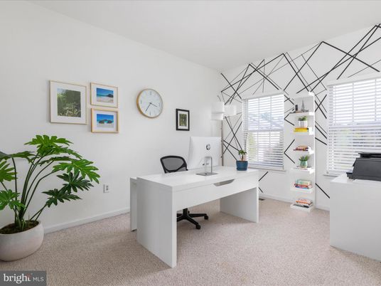 Home Office, Interior
