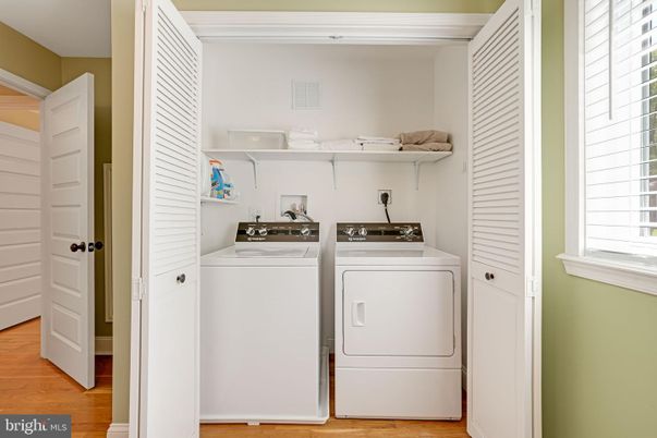 Interior, Utility Closets, Washer, Wood Texture Flooring