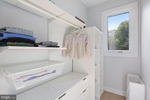 Interior, Utility Closets, Washer, Wood Texture Flooring