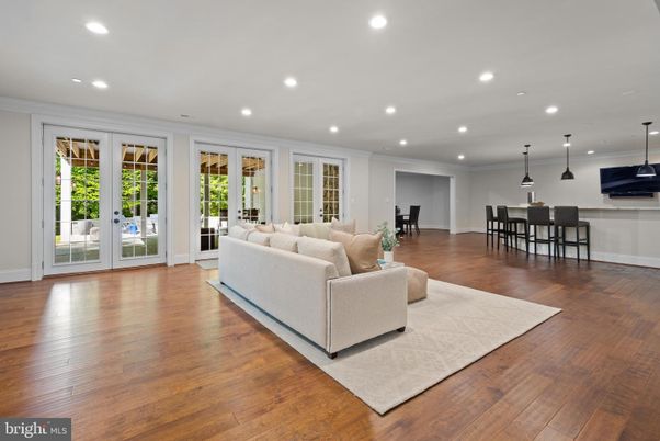 Dining room, Interior, Living room, Pendant Lights, Recessed Lighting, Wood Texture Flooring
