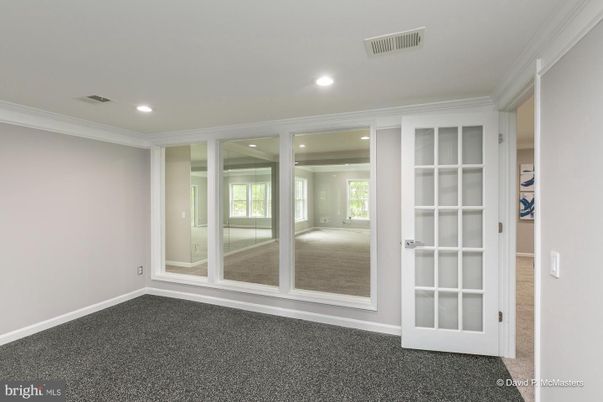Empty room, Interior, Recessed Lighting