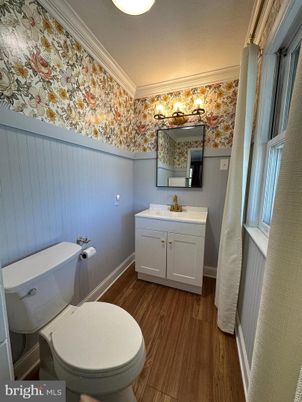 Bathroom, Interior, Wood Texture Flooring