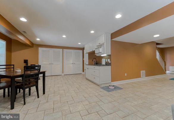 Dining room, Interior, Kitchen, Recessed Lighting