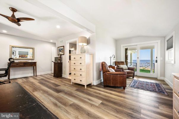 Interior, Living room, Recessed Lighting, Water, Wood Texture Flooring
