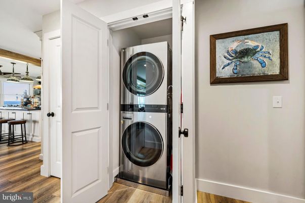 Interior, Pendant Lights, Utility Closets, Washer, Water, Wood Texture Flooring