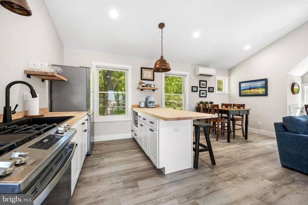 Dining room, Interior, Kitchen, Pendant Lights, Recessed Lighting, Wood Texture Flooring