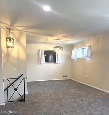 Empty room, Interior, Pendant Lights, Recessed Lighting
