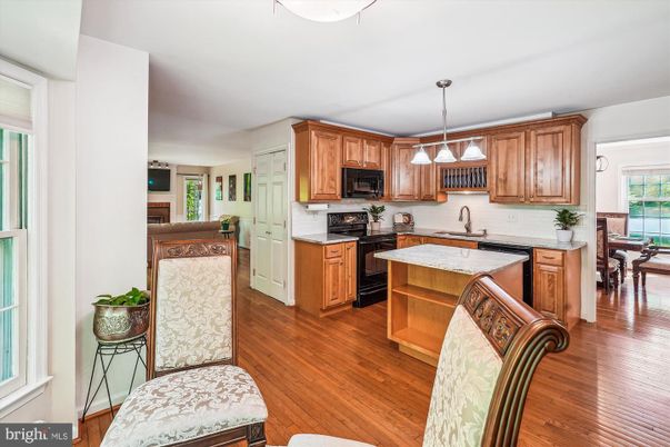 Dining room, Interior, Kitchen, Pendant Lights, Wood Texture Flooring