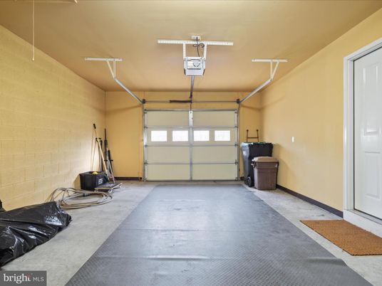 Garage, Interior