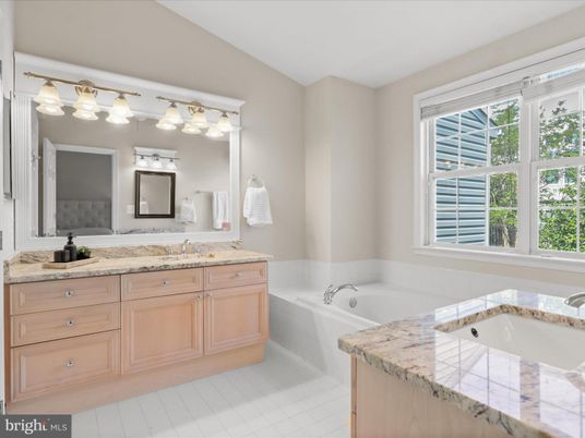 Bathroom, Dual Sink Vanities, Interior