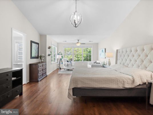 Bedroom, Interior, Pendant Lights, Wood Texture Flooring
