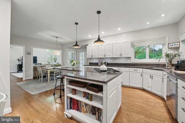 Dining room, Interior, Kitchen, Pendant Lights, Recessed Lighting, Wood Texture Flooring
