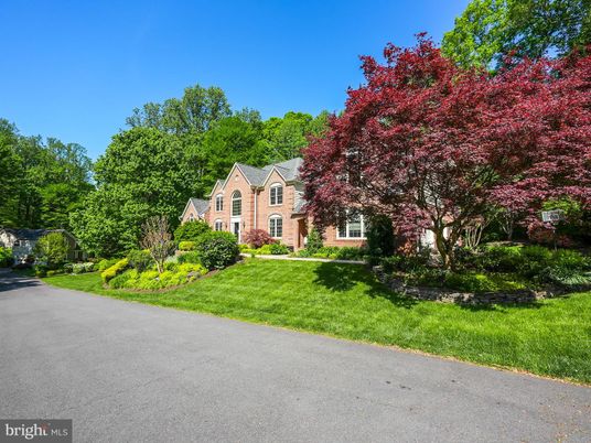 Backyard, Exterior, Facade, Brick Facade, French Provincial