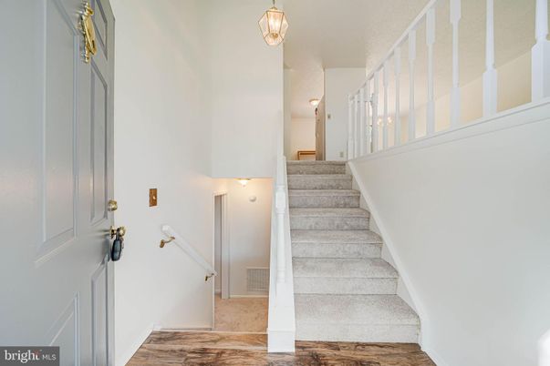 Interior, Pendant Lights, Wood Texture Flooring