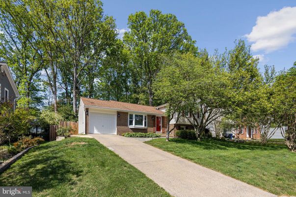 Attached, Exterior, Facade, Brick Facade, Cape Cod