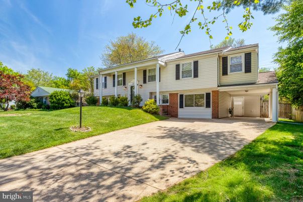 Attached, Exterior, Facade, Brick Facade, Raised Ranch