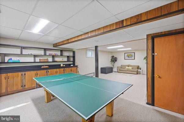 Game Room, Interior