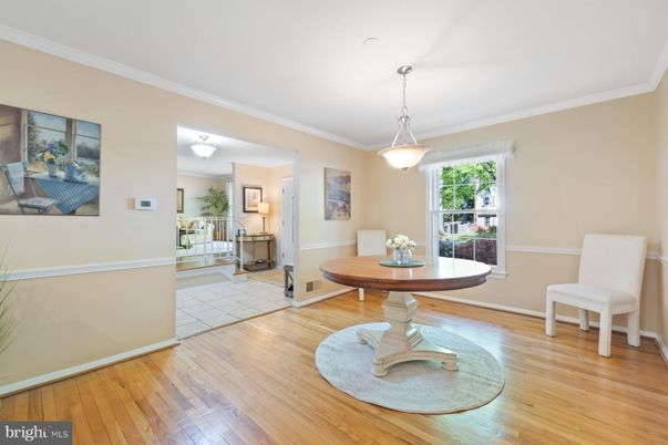 Interior, Pendant Lights, Wood Texture Flooring