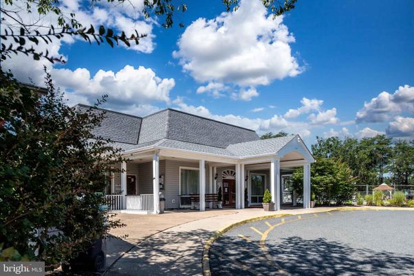 Exterior, Facade, Ranch
