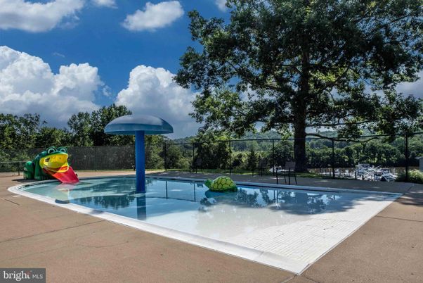 Exterior, Playground, Pool