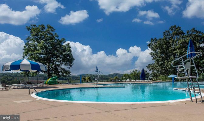 Exterior, Playground, Pool