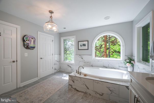 Bathroom, Interior, Recessed Lighting