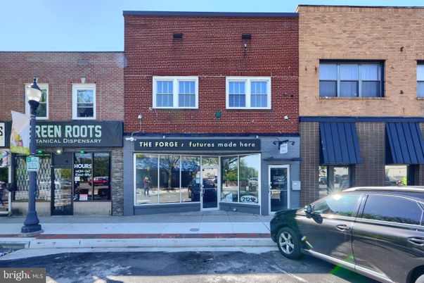 Exterior, Facade, Brick Facade, Rowhouse