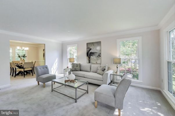 Chandelier, Dining room, Interior, Living room
