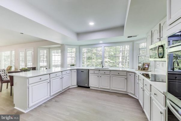 Dining room, Interior, Kitchen, Recessed Lighting, Wood Texture Flooring