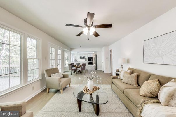 Dining room, Interior, Kitchen, Living room, Stainless Steel Appliances, Wood Texture Flooring
