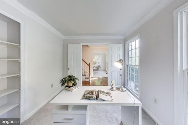Home Office, Interior