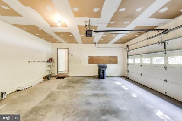 Garage, Interior, Recessed Lighting