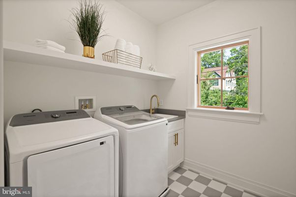 Interior, Washer