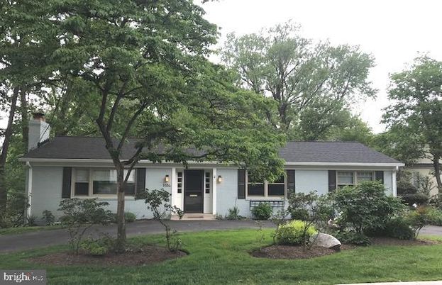 Backyard, Exterior, Facade, Ranch