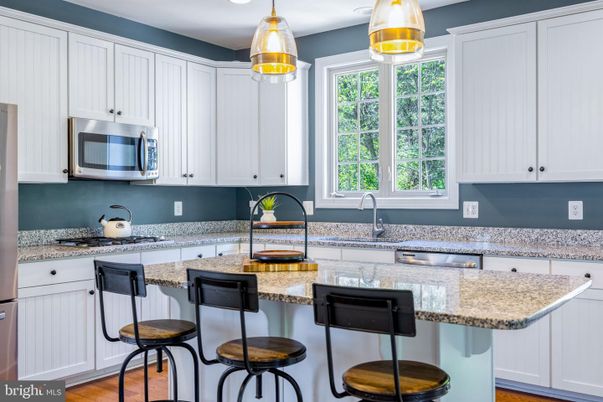 Interior, Kitchen, Pendant Lights, Wood Texture Flooring