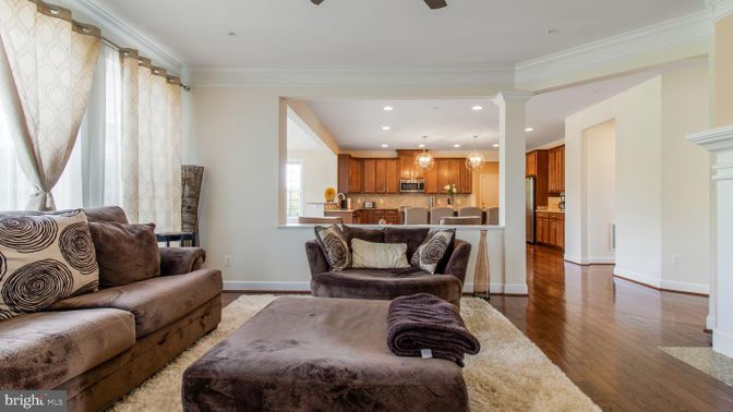 Interior, Kitchen, Living room, Pendant Lights, Recessed Lighting, Wood Texture Flooring