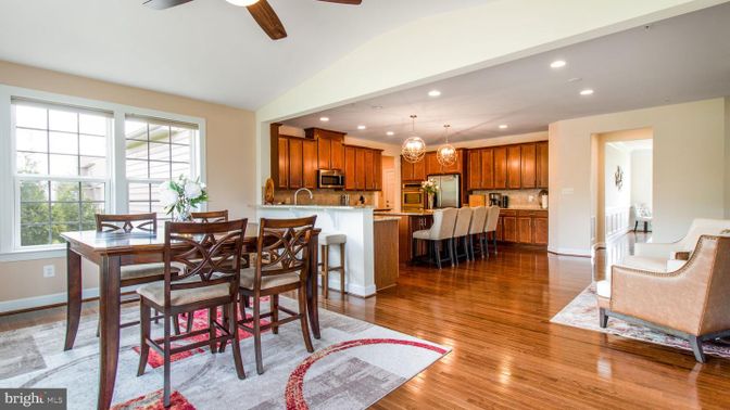 Dining room, Interior, Kitchen, Pendant Lights, Recessed Lighting, Stainless Steel Appliances, Wood Texture Flooring