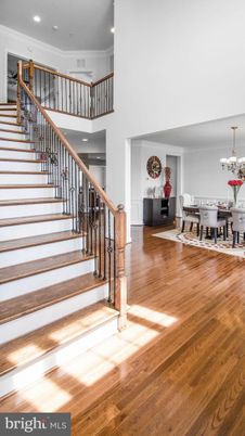 Chandelier, Dining room, Interior, Recessed Lighting, Wood Texture Flooring