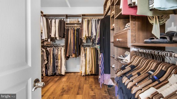 Interior, Walk-in Closets, Wood Texture Flooring