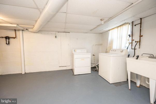 Interior, Washer