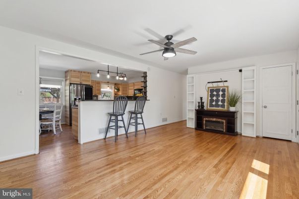Dining room, Interior, Kitchen, Pendant Lights, Stainless Steel Appliances, Wood Texture Flooring