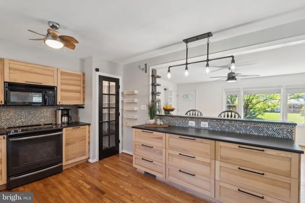 Interior, Kitchen, Pendant Lights, Wood Texture Flooring