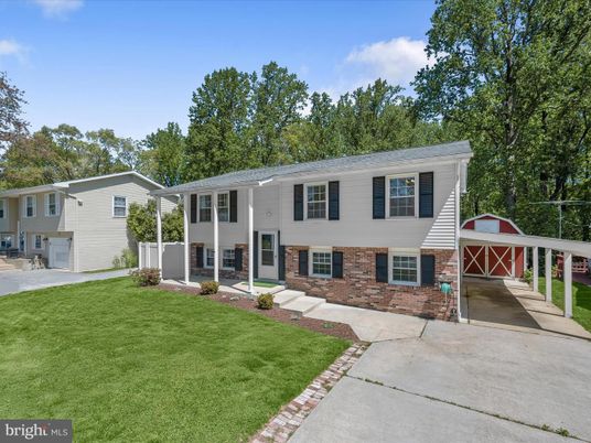 Exterior, Facade, Brick Facade, Raised Ranch
